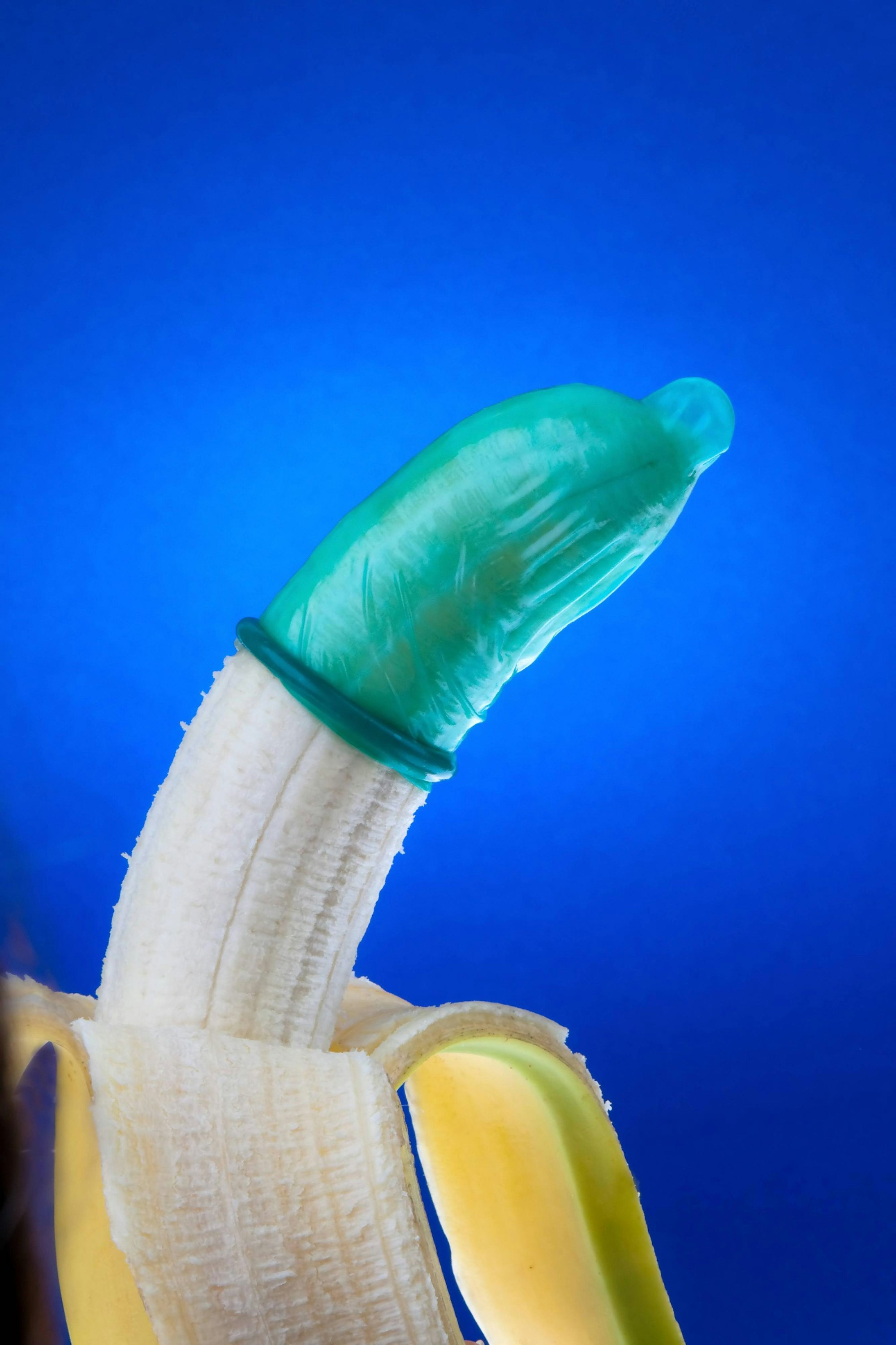 Verhuetungspannen_Kondom auf Banane
