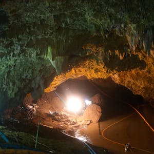 Höhle Symbolbild