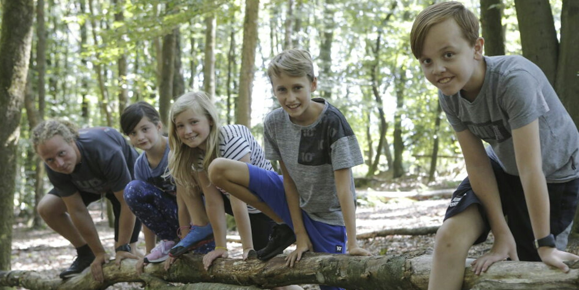 Im Wald lernen die Kinder die verschiedenen Übungen der „Méthode naturelle“ kennen.