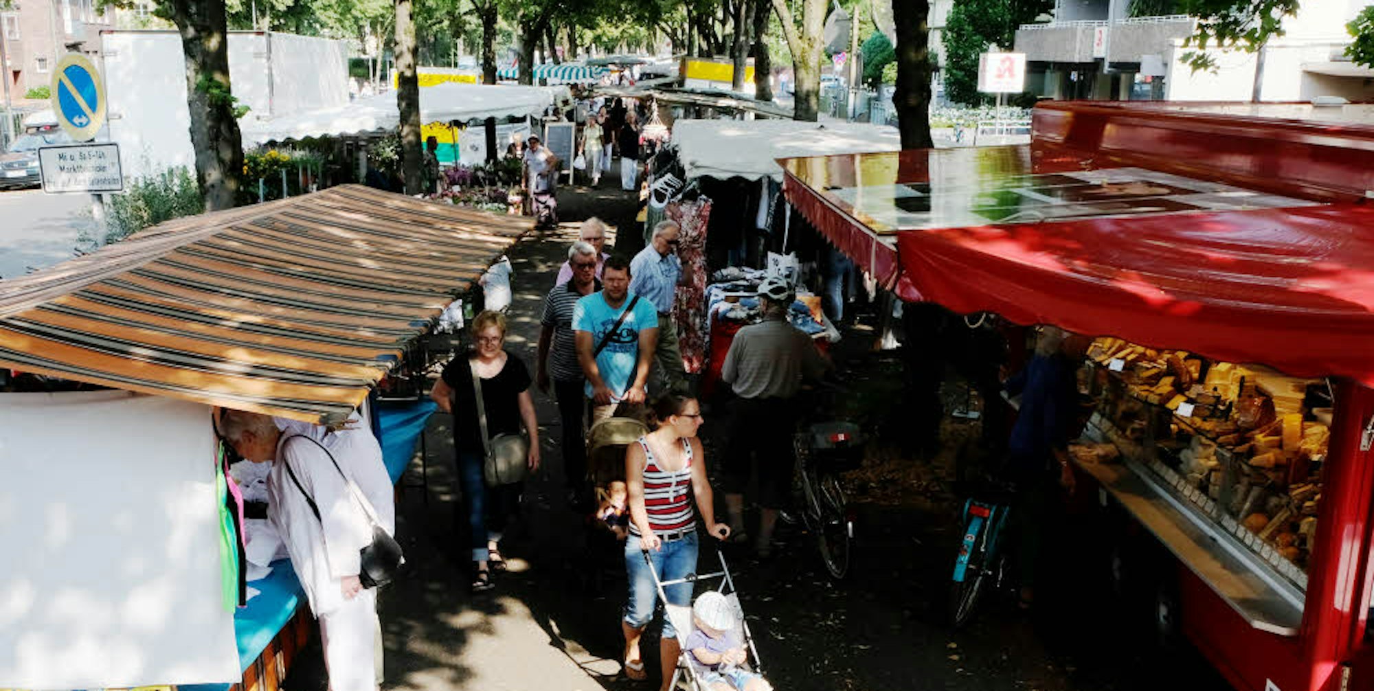 Der Riehler Wochenmarkt ist einer der ältesten und vielseitigsten in Köln.