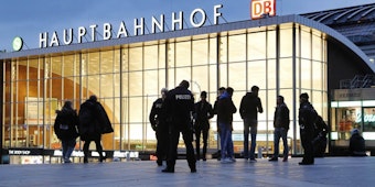 Die Halle des Hauptbahnhofs ist deutschlandweit zum Symbol für die Diskussion über Konsequenzen der Übergriffe der Silvesternacht geworden.