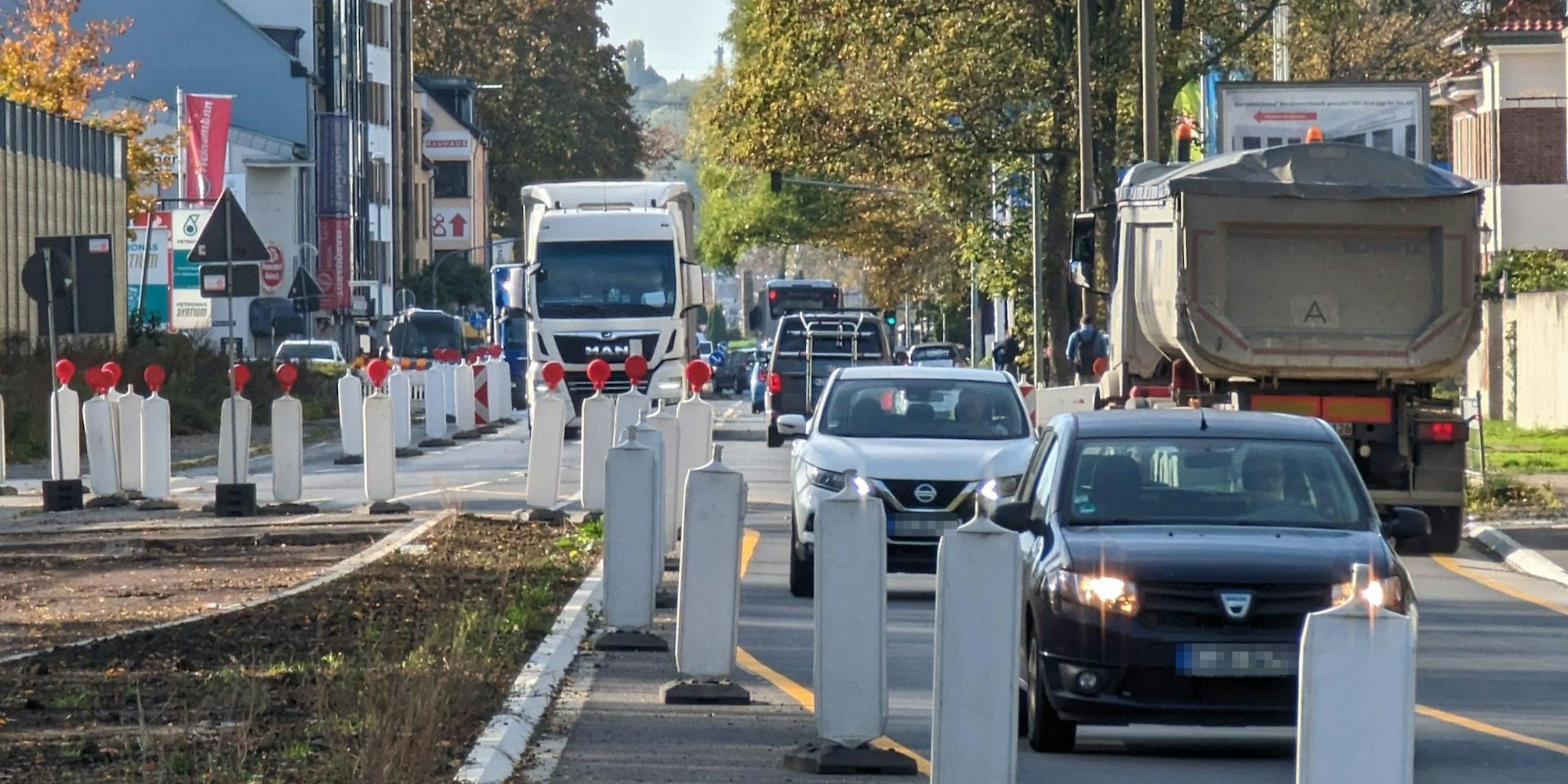 Ein Nadelöhr für den Verkehr ist die Ortsdurchfahrt Efferen. Dort soll die Luxemburger Straße noch vierspurig ausgebaut werden.