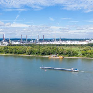 Die Rheinland-Raffinerie bei Godorf und Wesseling ist die größte des Ölkonzerns Shell in Deutschland.