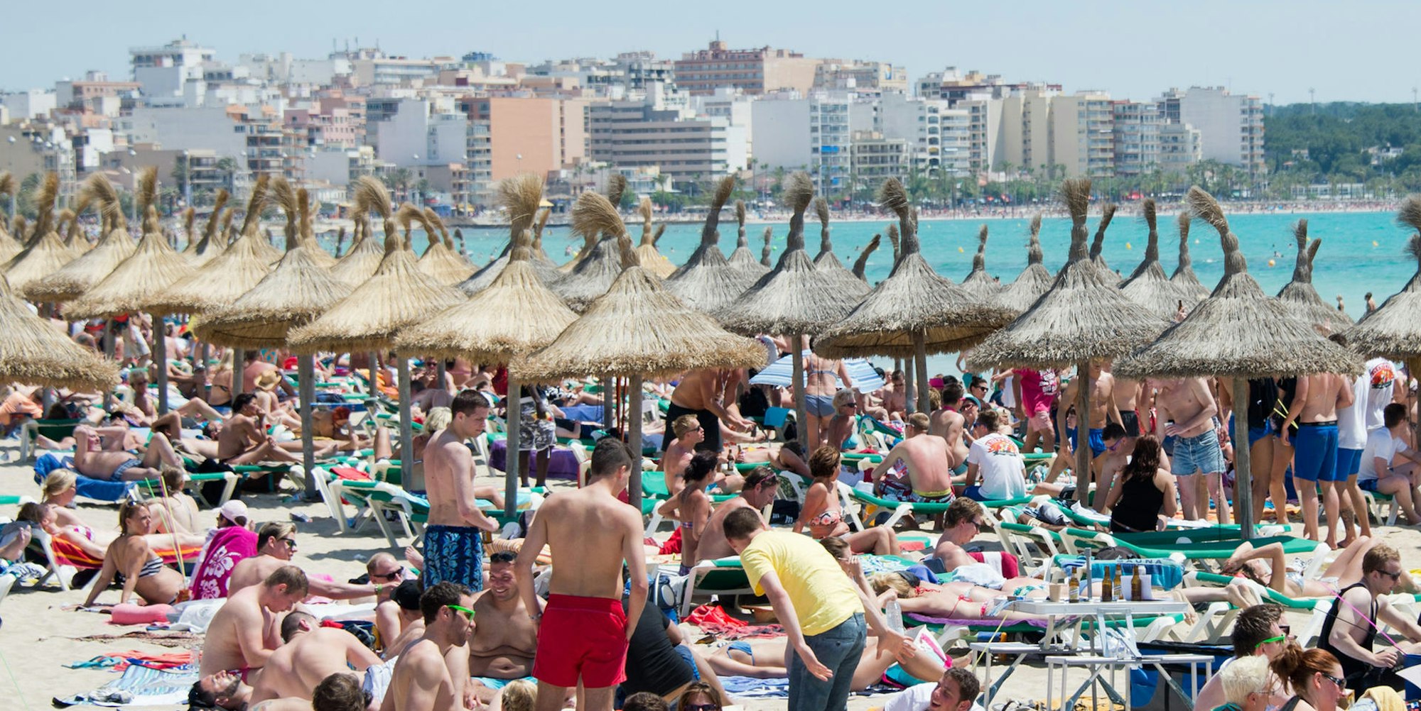 Mallorca Strand Touristen dpa