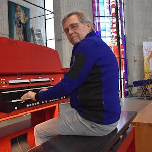Orgelbauer Ralf Müller.