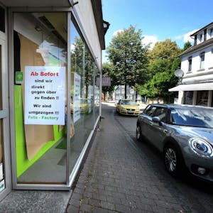 Nach leerstehenden Geschäften muss man auch in Burscheid nicht lange suchen.