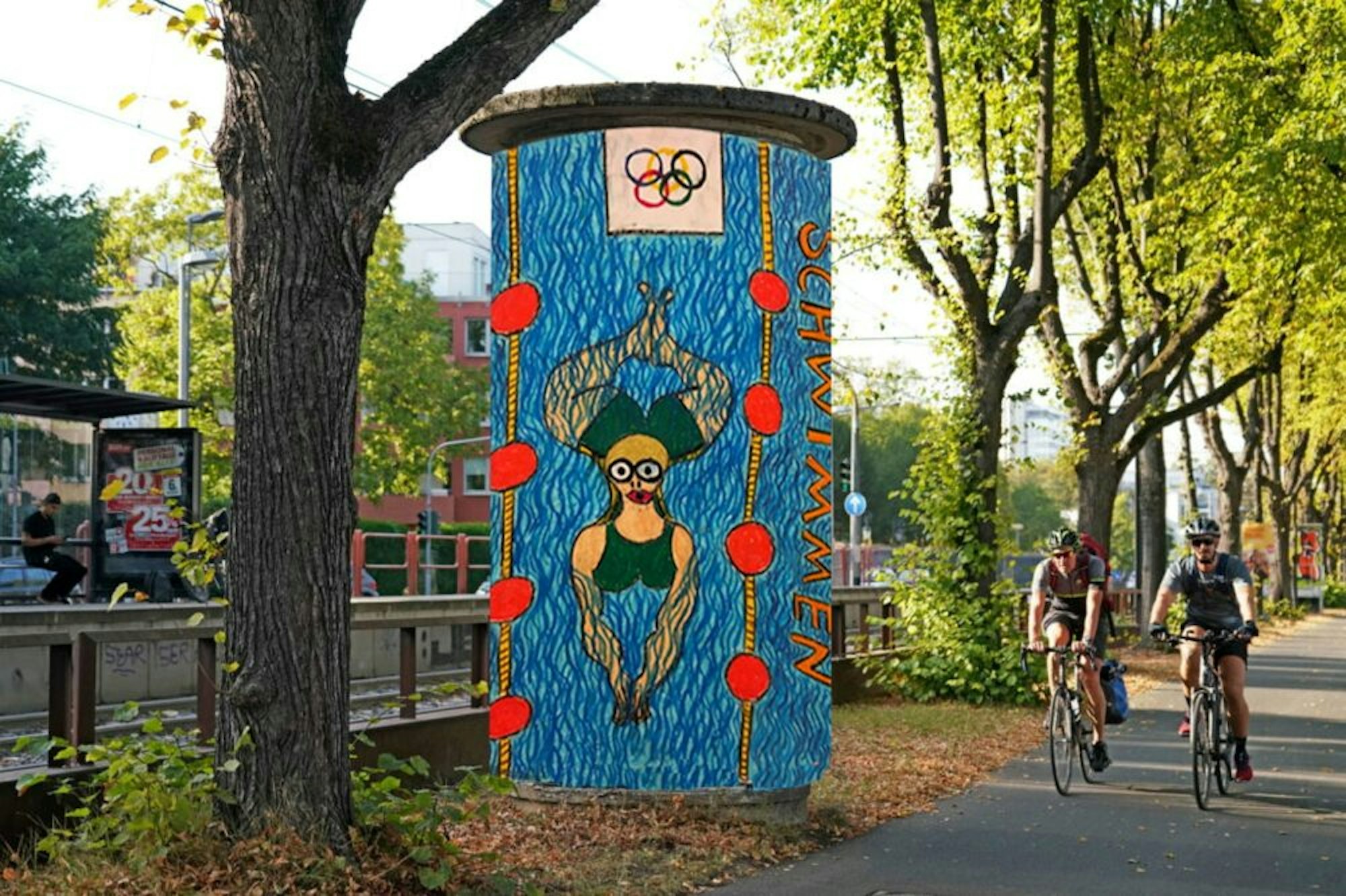 In Köln haben Künstler und Kinder die Zylinder neu gestaltet.