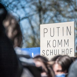 Ukraine-Putin-komm-Schulhof