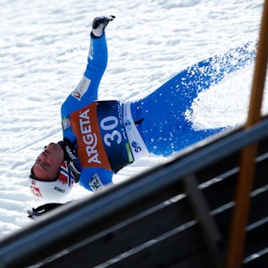 Daniel Andre Tande stürzt bei Skispringen in Slowenien