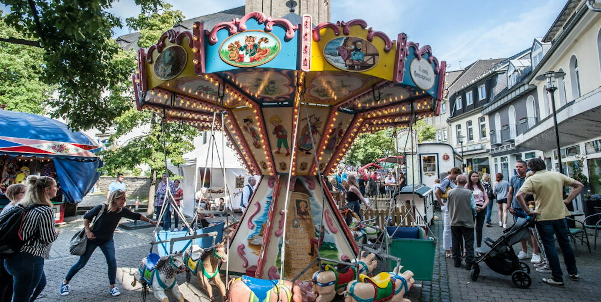 Bei Jahrmärkten und Festen kann „Burscheid Live“ in der Stadtmitte künftig drei aufblasbare Spaß-Module aufbauen.