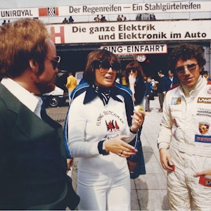 Marlene und Rolf Stommelen am Nürburgring.