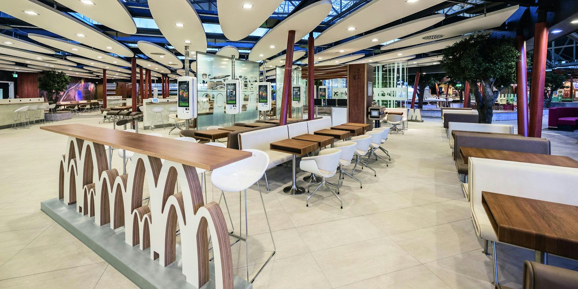 McDonalds_Restaurant_der_Zukunft_Frankfurt_Flughafen