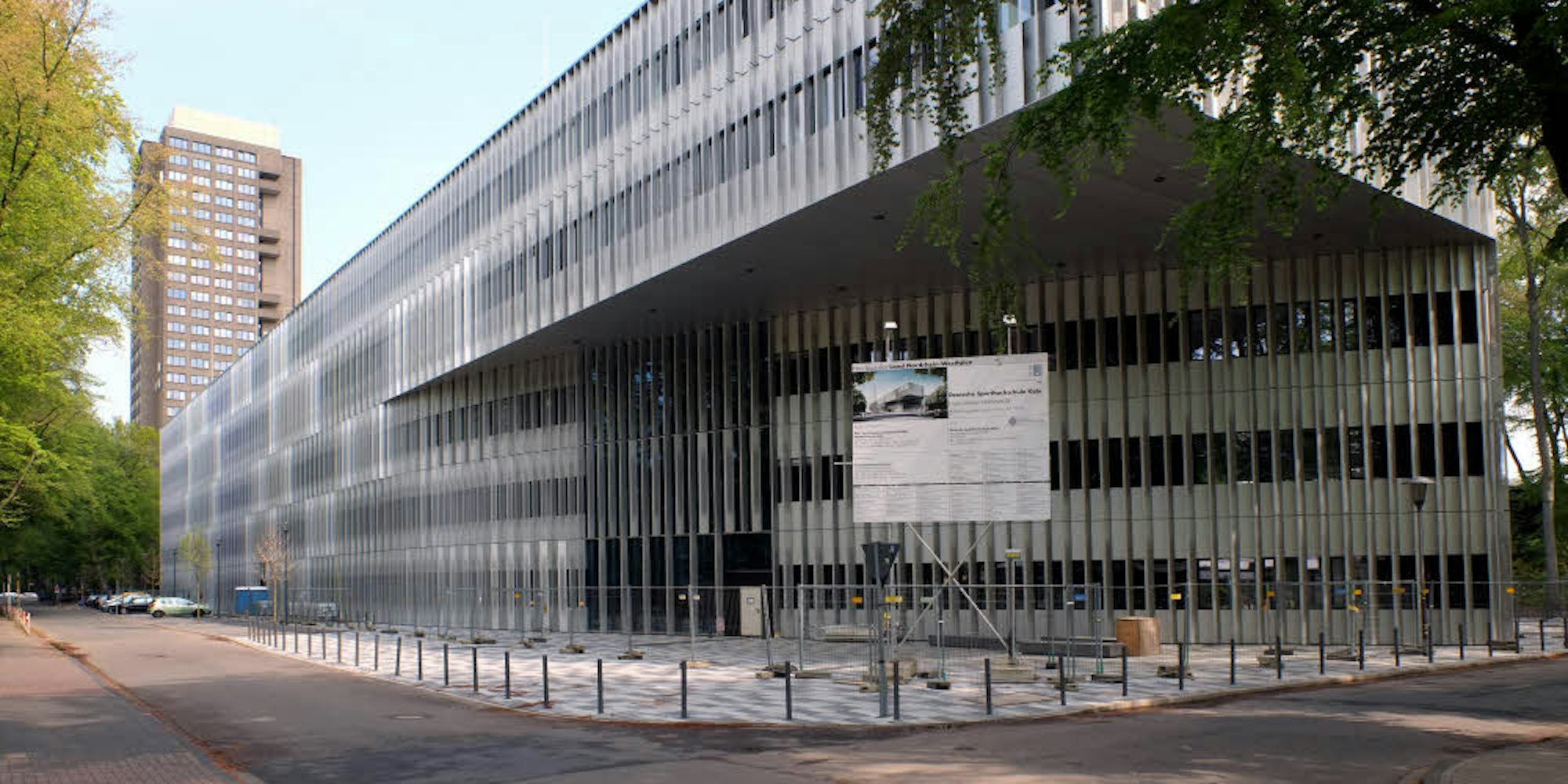 Das naturwissenschaftlich-medizinische Forschungsgebäude soll im Juli eröffnet werden.