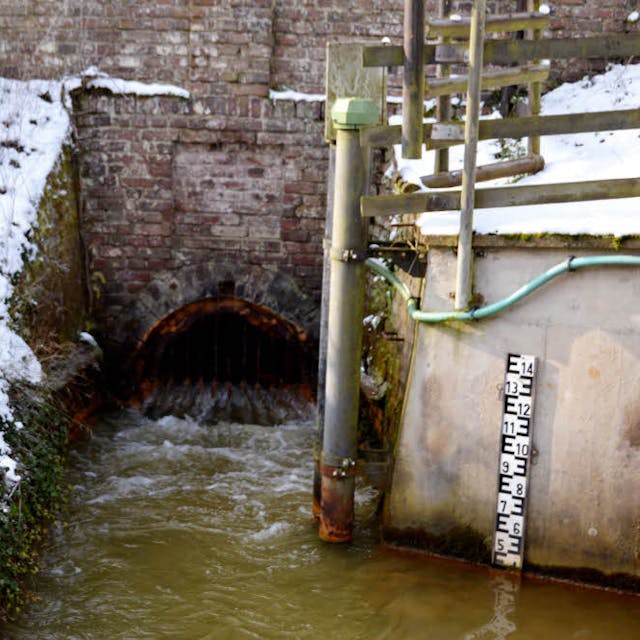 300 Liter belastetes Wasser treten pro Sekunde am Mundloch des Burgfeyer Stollens aus. Dieses ließe sich um die Hälfte reduzieren.