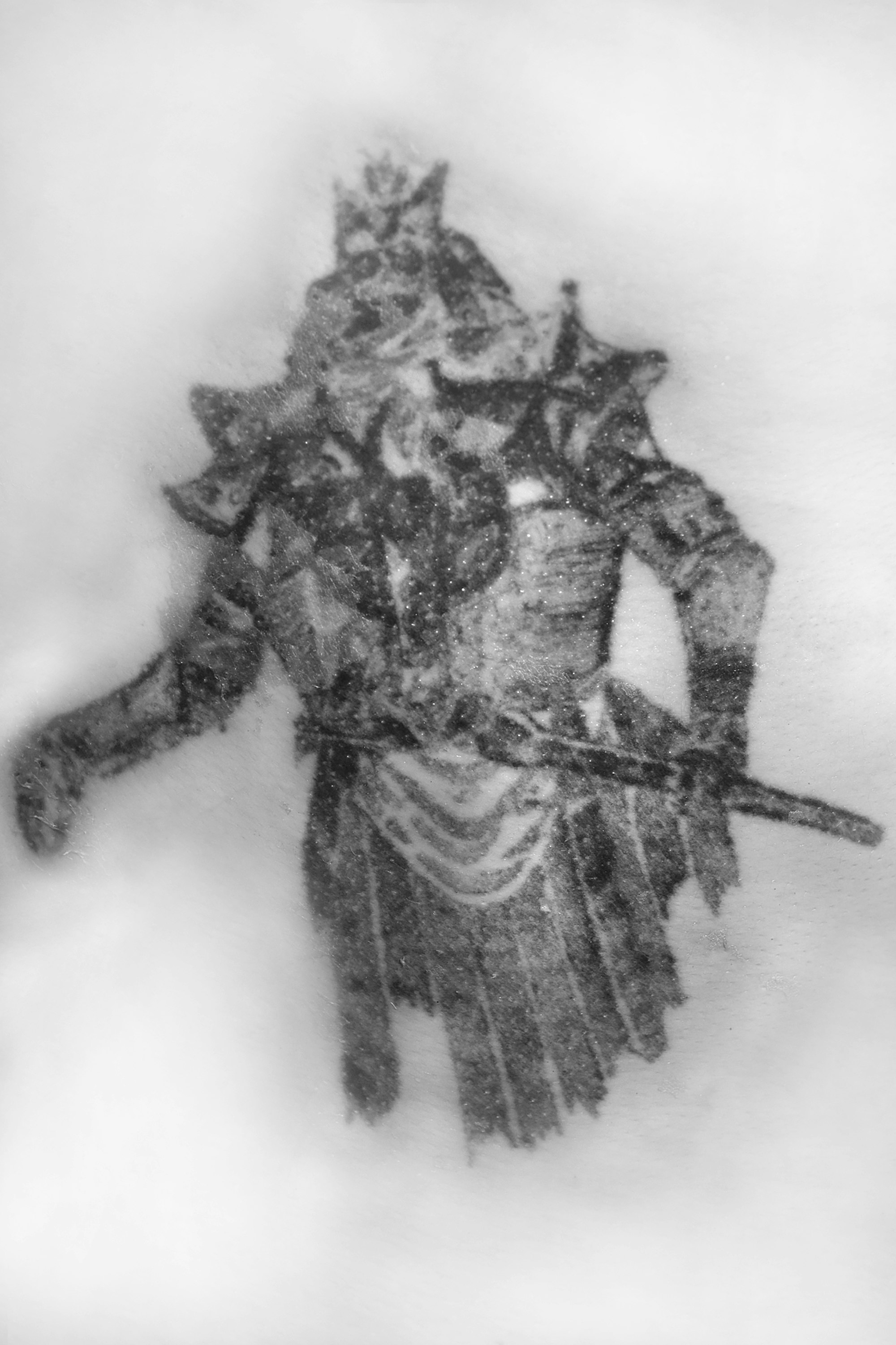 Tattoo-Mann Rücken rechts Samurai 170612