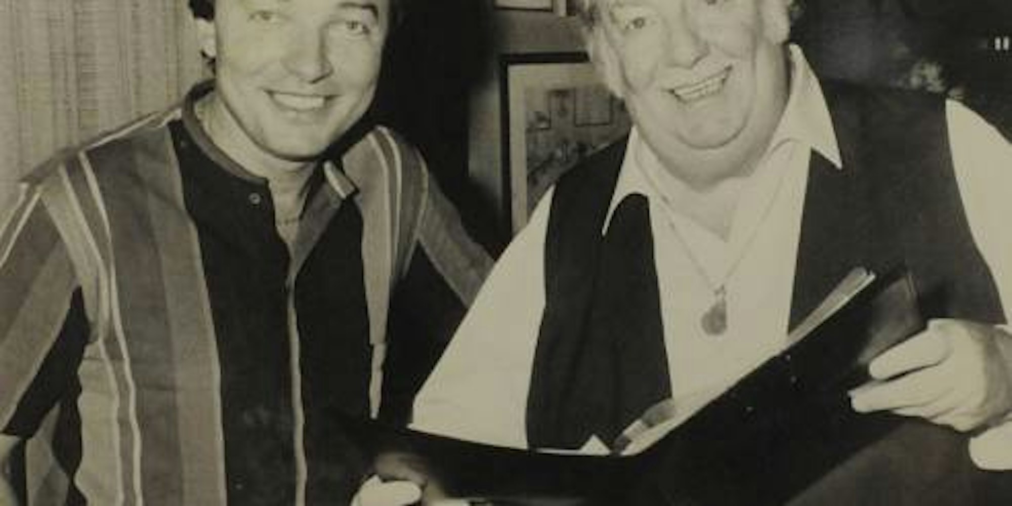Als der Laden noch „Weindorf“ hieß, trat TV-Showmaster Lou van Burg (rechts, hier mit Karel Gott) regelmäßig auf.