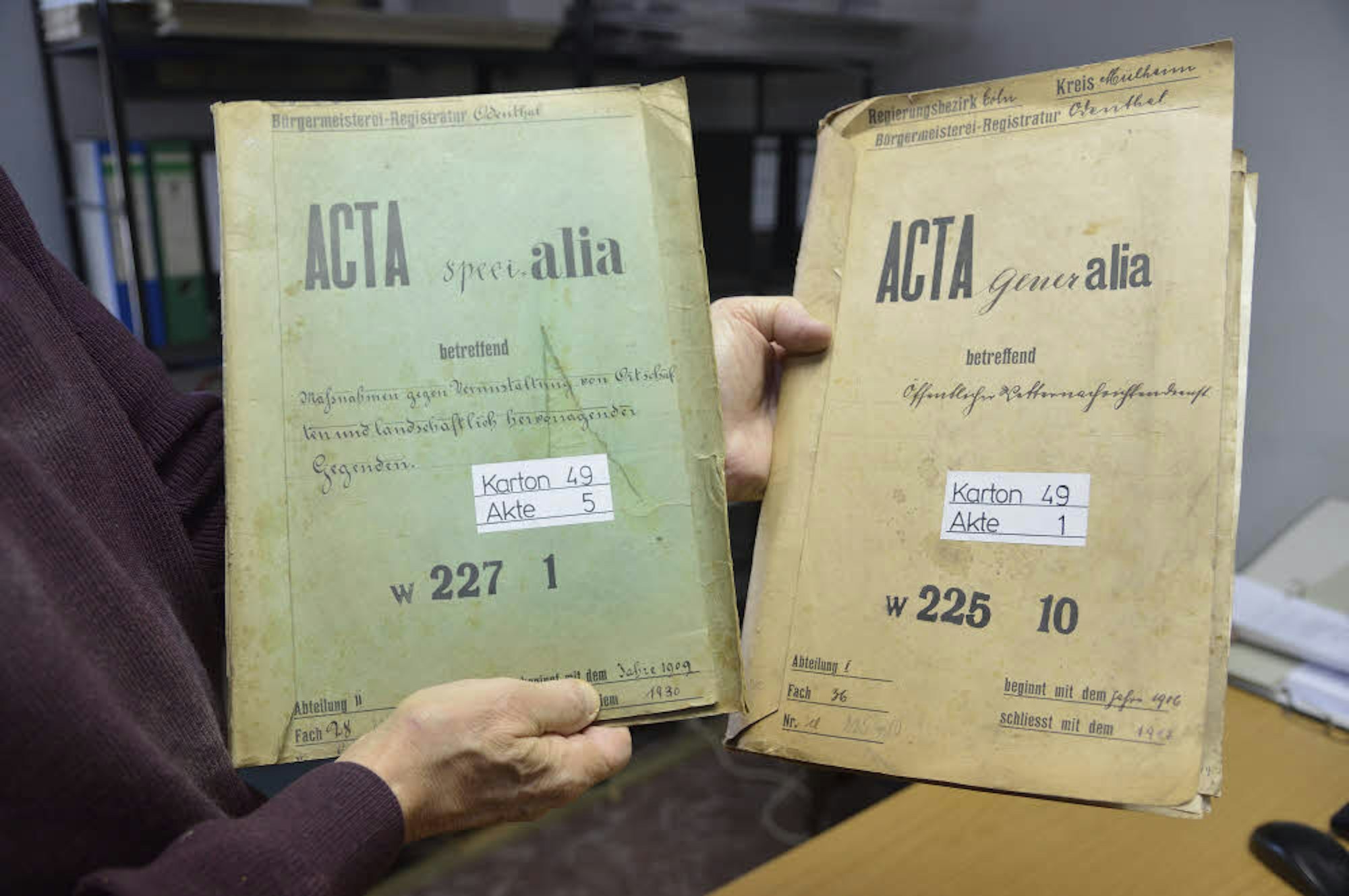 „Acta speciala“ und „Acta generalia“ gibt es im Archiv.