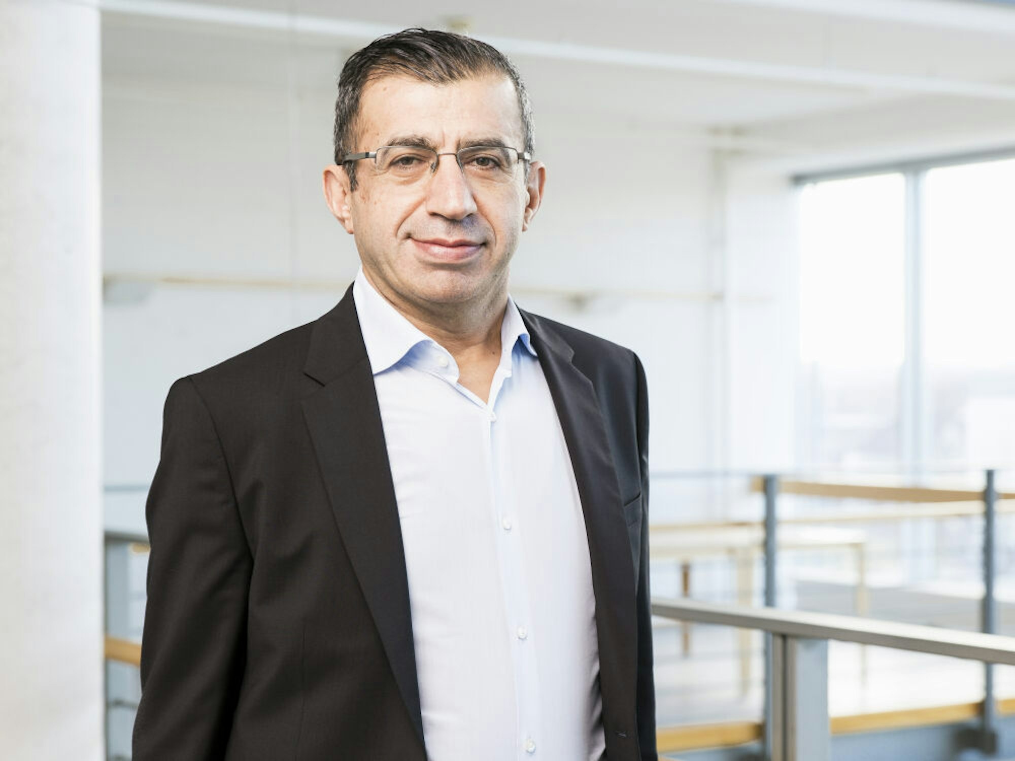 Ahmet Toprak ist Erziehungswissenschaftler an der FH Dortmund. Vorher hat er zehn Jahre als Anti-Gewalttrainer gearbeitet.