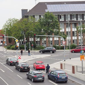 Pulheim ist eine von zwölf Kommunen im Land, die Hilfe von Profis für den Fußverkehrscheck bekommen.
