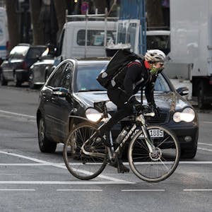 Radfahrer in Köln dpa
