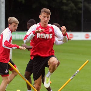 FC-Talent Salih Özcan beim Training am Geißbockheim.