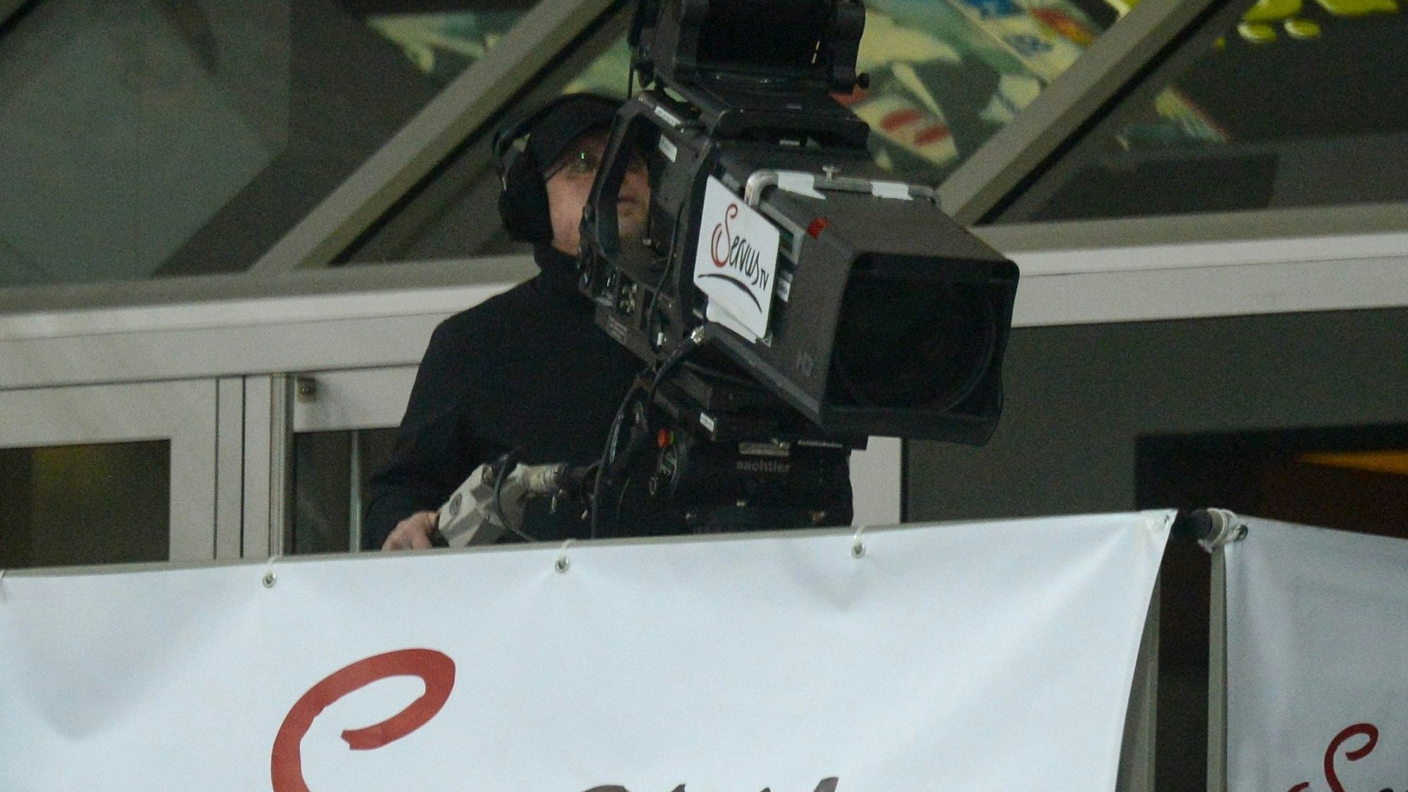 Ein Kameramann von Servus TV im Einsatz.