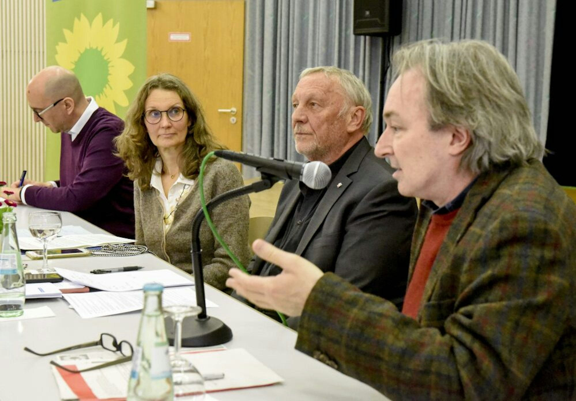Warben für Windenergie: (v.l.) Frank Breuer, Antje Grothus, Reiner Priggen und Jakob Risch.
