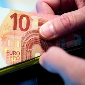 Die neue 10-Euro-Banknote wird ab dem 23. September 2014 in Umlauf gebracht.