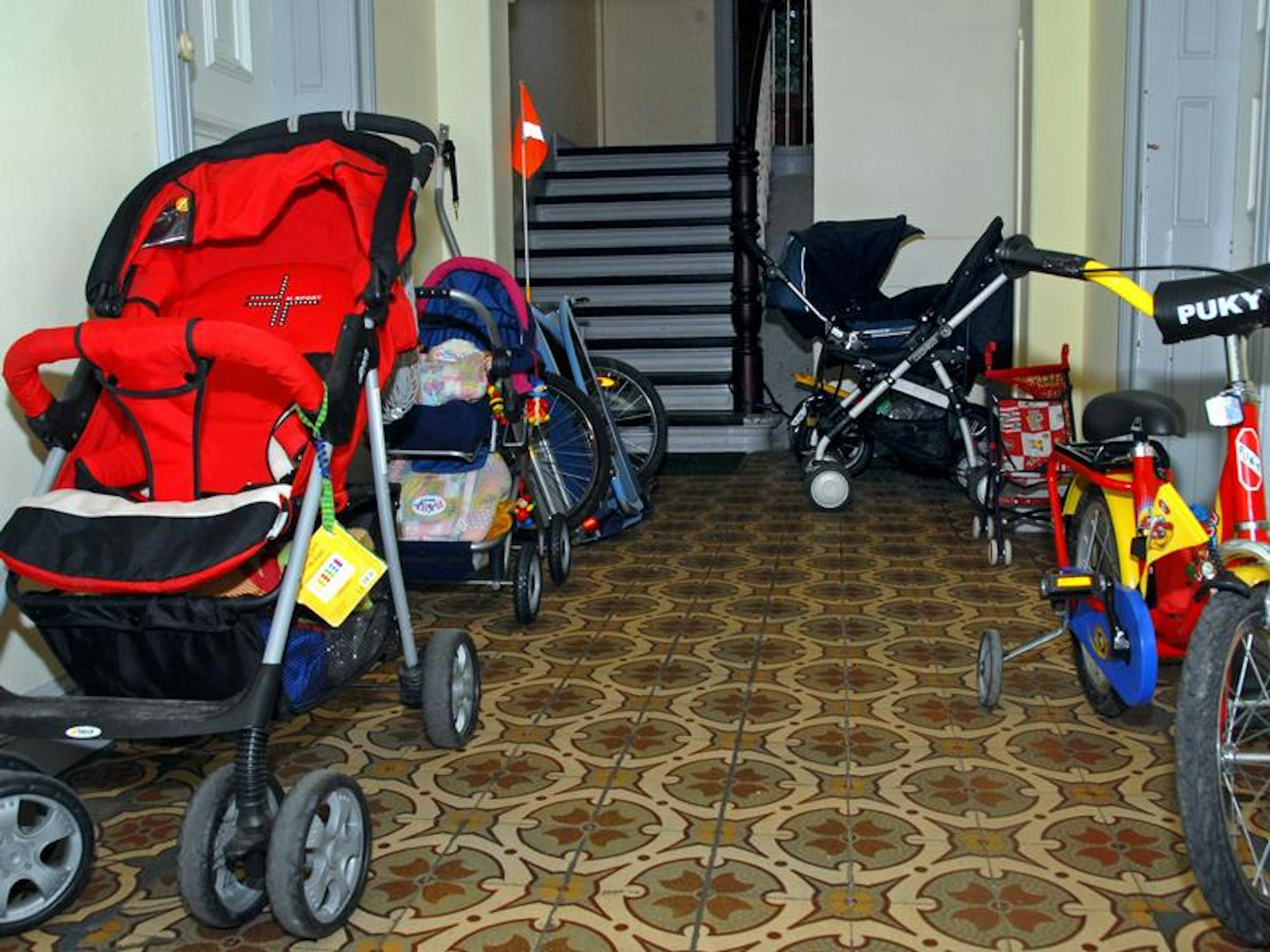 Kinderwagen-Fuhrpark im Treppenhaus - ist das erlaubt?