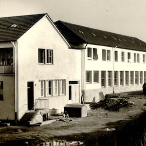 Eine neue Heimat fanden die Ursulinen in Wipperfürth.  Der Schulbau im Jahr 1955, heute Altbau genannt.