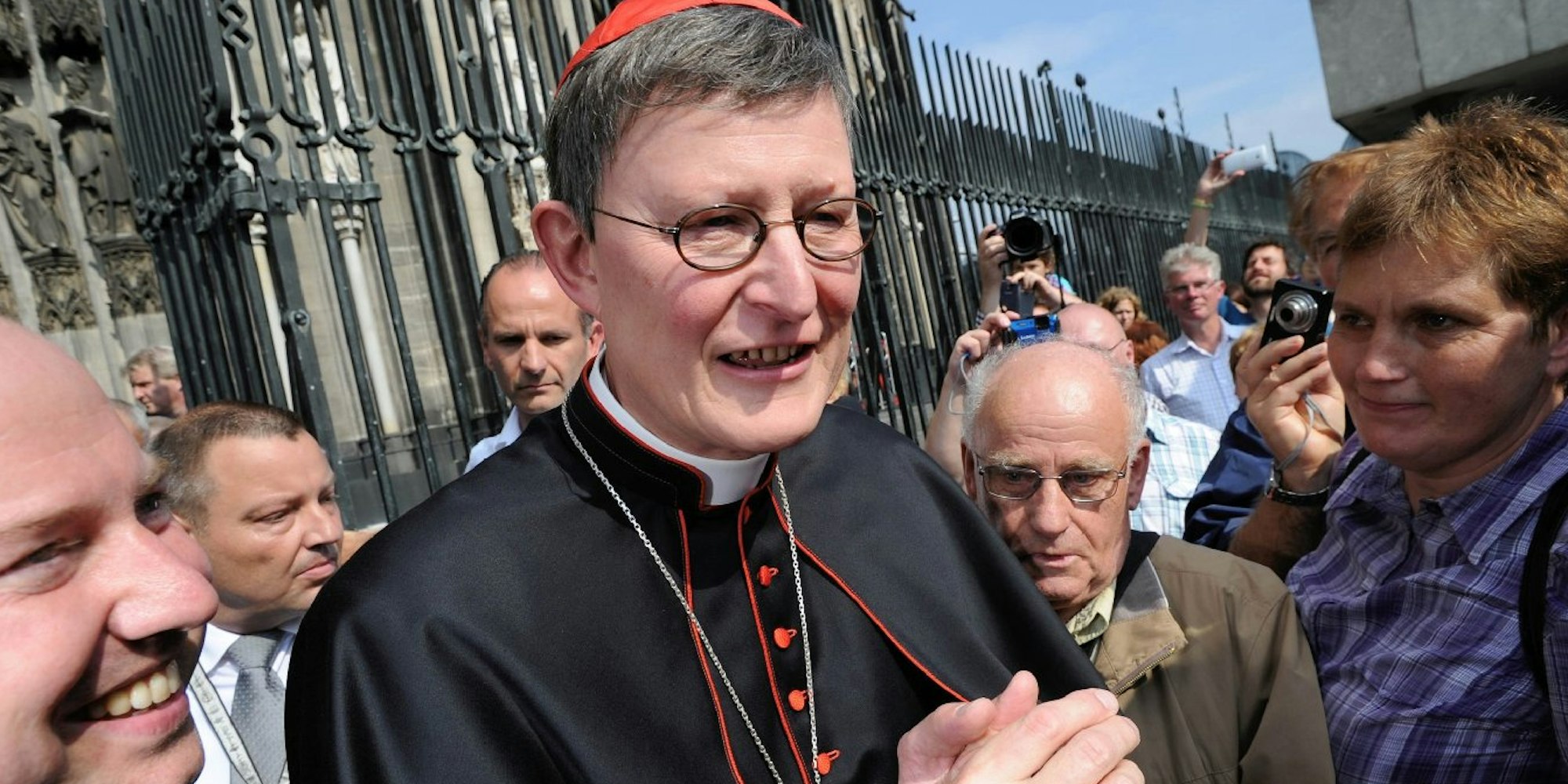 Kardinal Rainer Woelki nach seiner Amtseinführung vor dem Kölner Dom