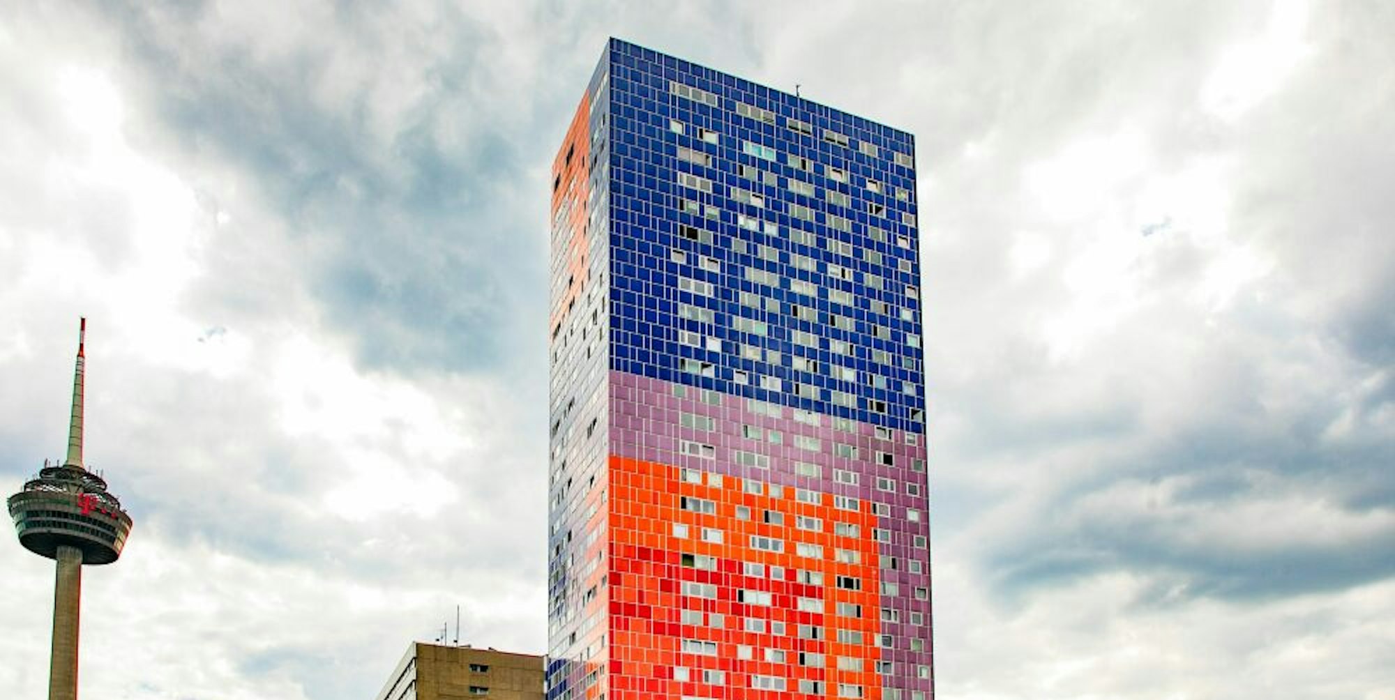 Hingucker: Das Gebäude bekam aufgrund der Farbwahl den Zusatz „Papageienhaus“.