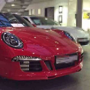 Ein Porsche wurde aus der Tiefgarage gestohlen.