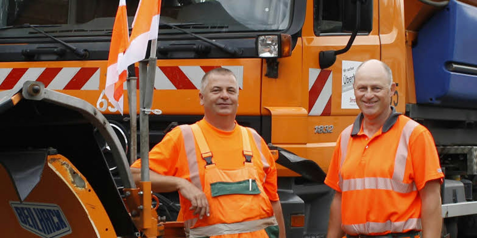 Seit 35 Jahren sind Uwe Davepon (links) und Claus Janke auf den Autobahnen rund um Weilerswist als Straßenwärter im Einsatz.