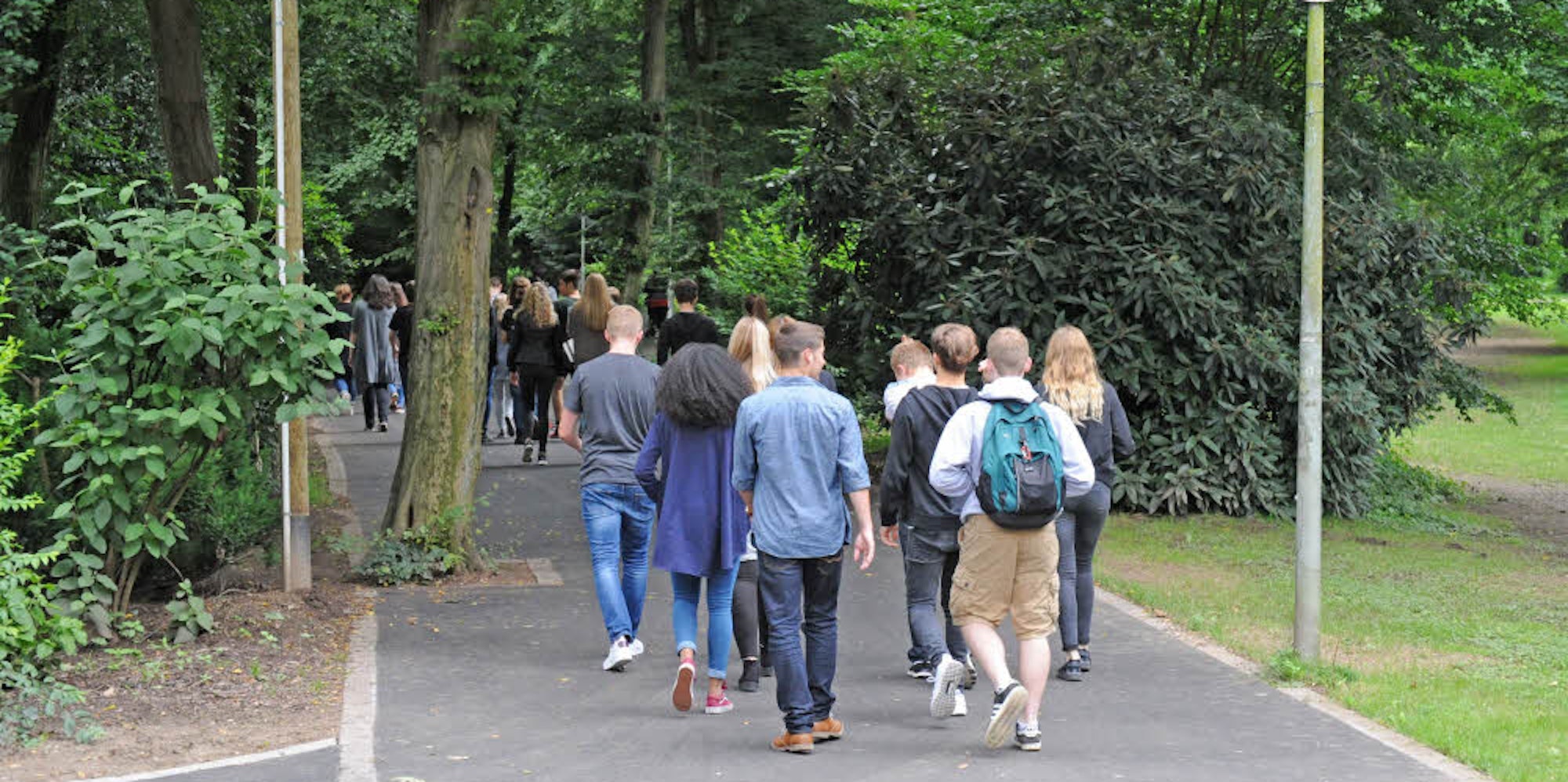 Zahlreiche Schüler des nahen Lise-Meitner-Gymnasiums und der Realschule Am Stadtpark nutzen täglich den Weg.
