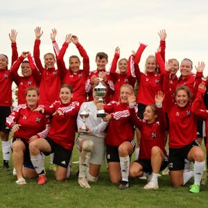 Freuten sich über ihren Pokalsieg: die Spielerinnen des TB-SV Füssenich-Geich.