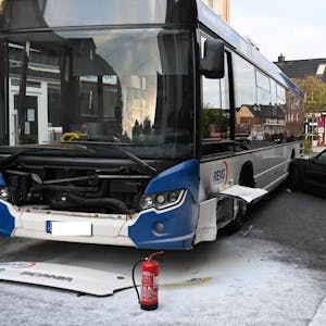 Unfall Kerpen: Linienbus gerammt