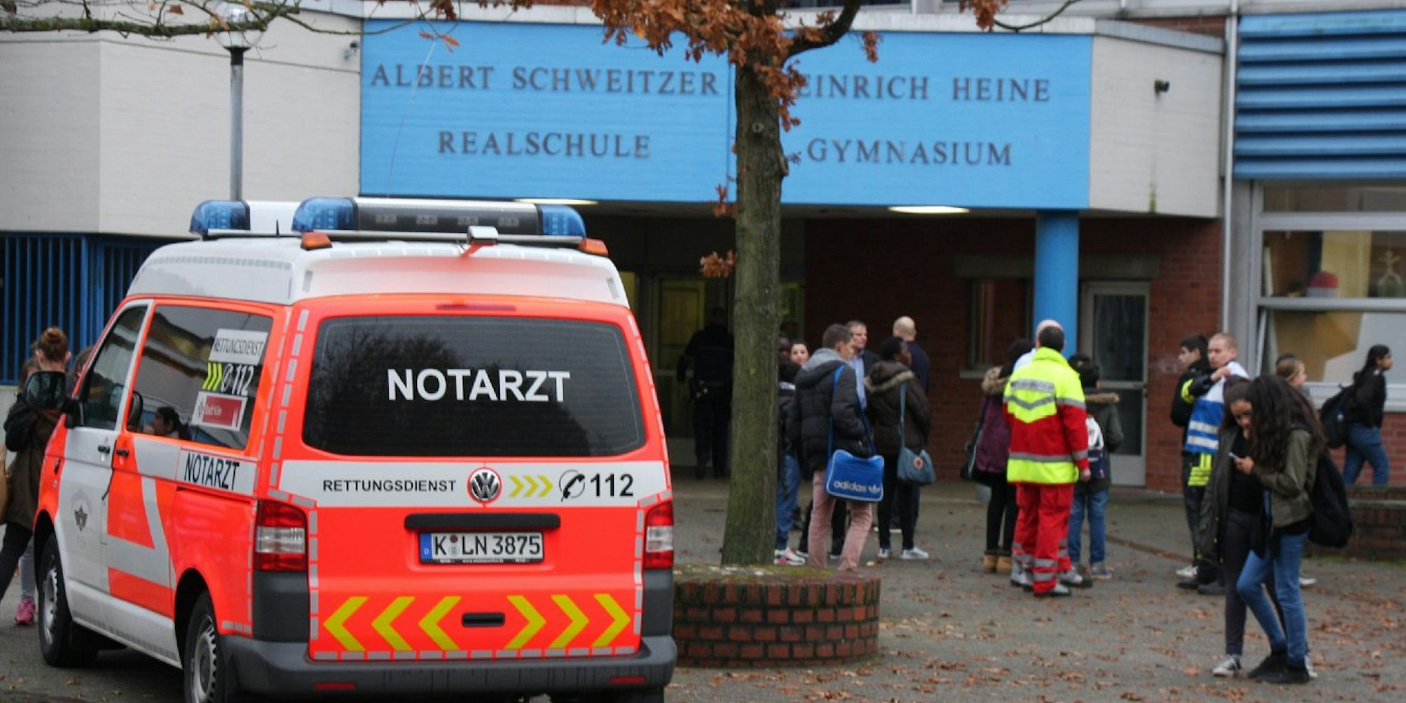 Der Hof des Ostheimer Schulzentrums: Die Polizei setzte bei der Schlägerei Tränengas ein. 20 Schüler mussten mit Atemwegsreizungen behandelt werden.