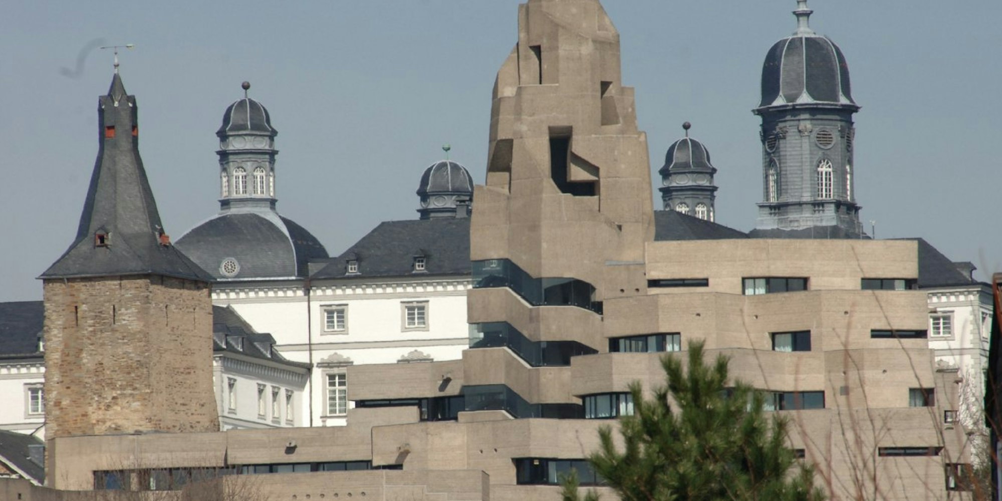 Das Bensberger Rathaus wurde von Böhm Mitte der 1960er Jahre geplant und gebaut.