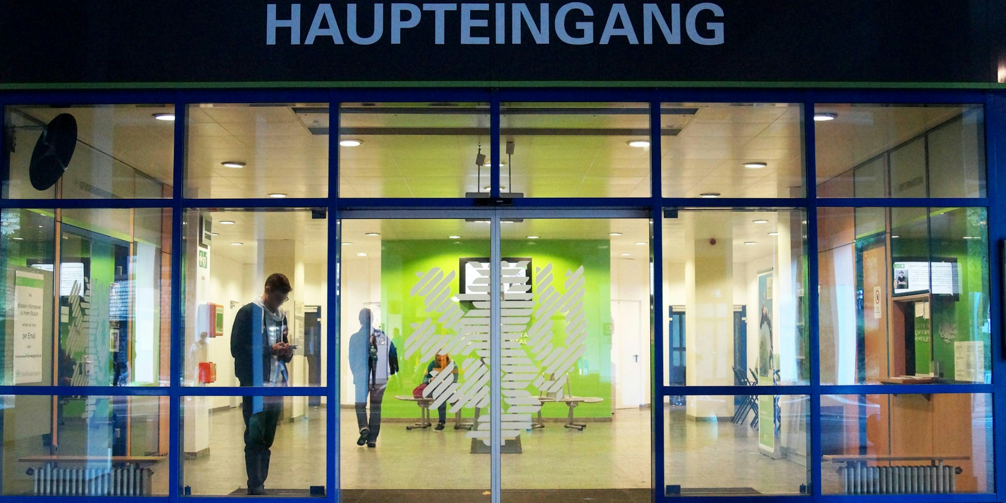 uni-wuppertal_grifflenberg-haupteingang