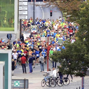 Laufend durch Köln: der Jubiläumsmarathon startet am Sonntag, 2. Oktober.
