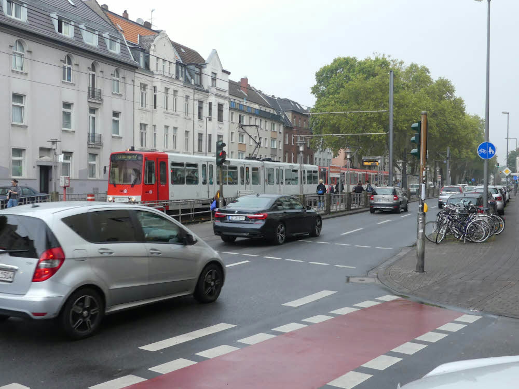 Die Haltestelle Subbelrather Straße/Gürtel gehört zu den ersten, die umgebaut werden sollen.