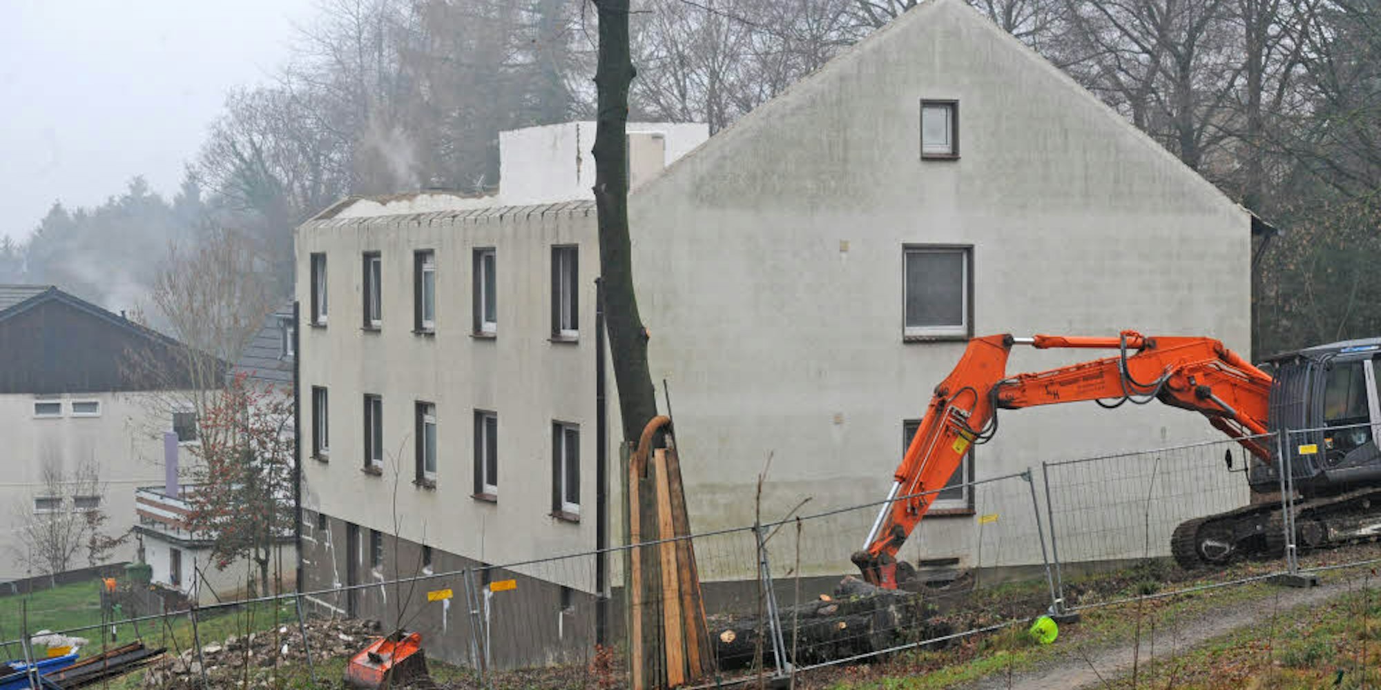 Die ehemalige Flüchtlingsunterkunft an der Luisenhöhe wird abgerissen. Im Gegenzug baut die GBS 12 Wohnungen.
