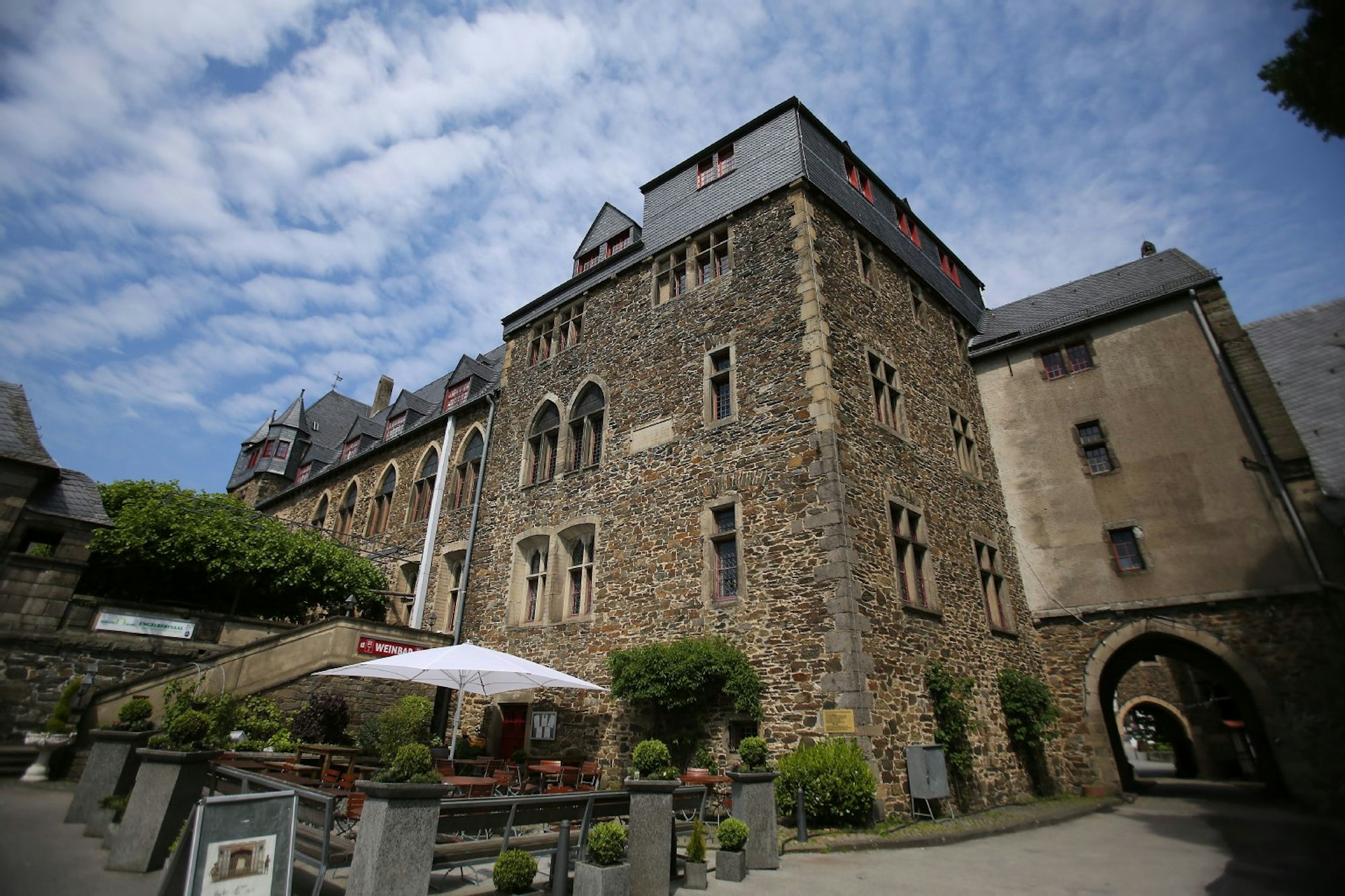 Schloss Burg liegt an der Wupper.