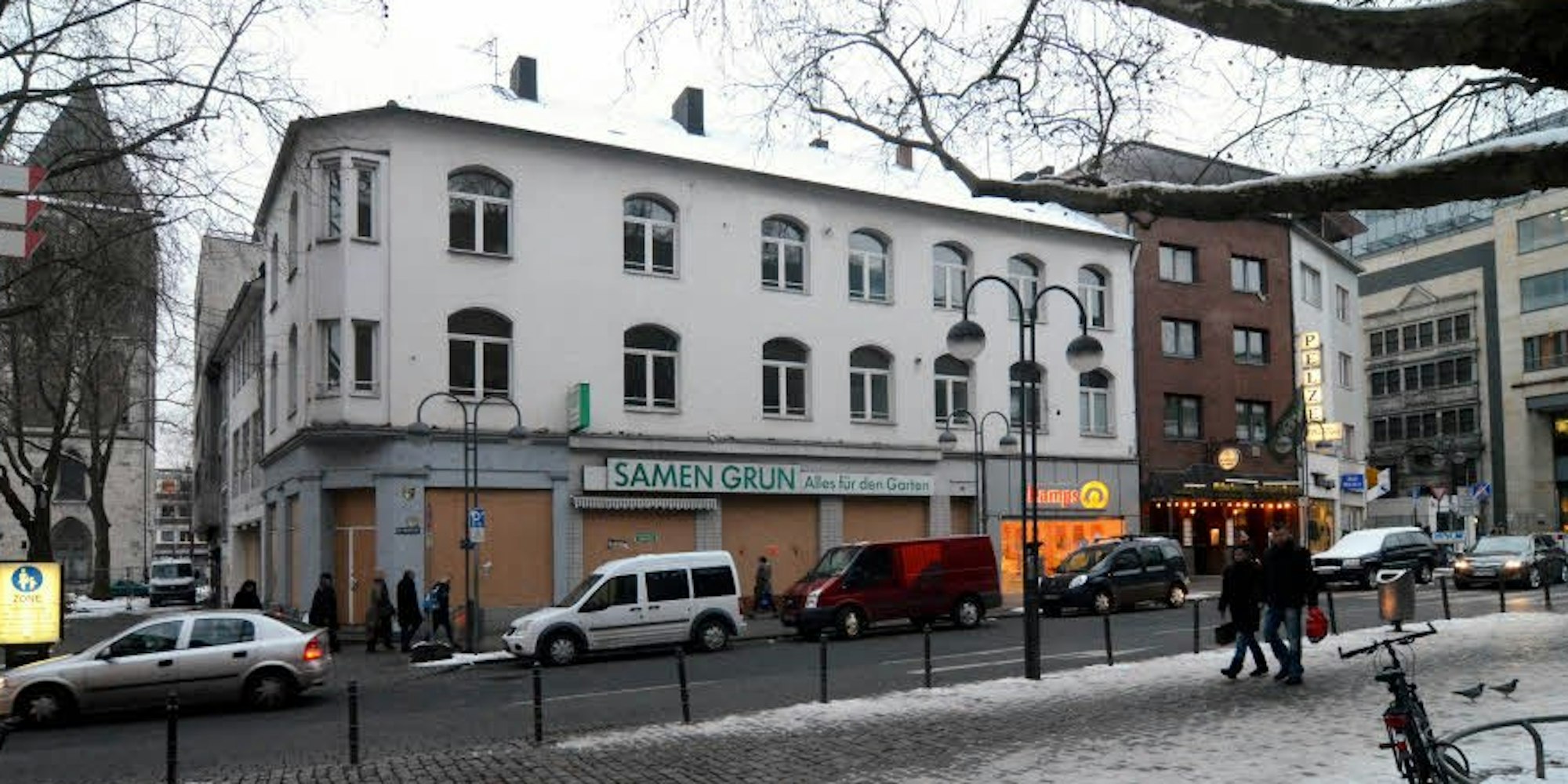 Das Areal des geplanten Gürzenich-Quartiers (r.), für das fast ein ganzer Häuserblock abgerissen werden soll stehen im Fokus bei der Standortsuche für das Casino in Köln.  
