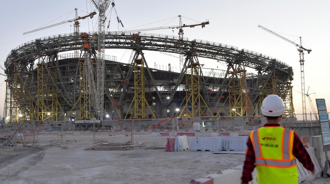 Stadien-Bau zur Fußball-Weltmeisterschaft 2022 in Katar