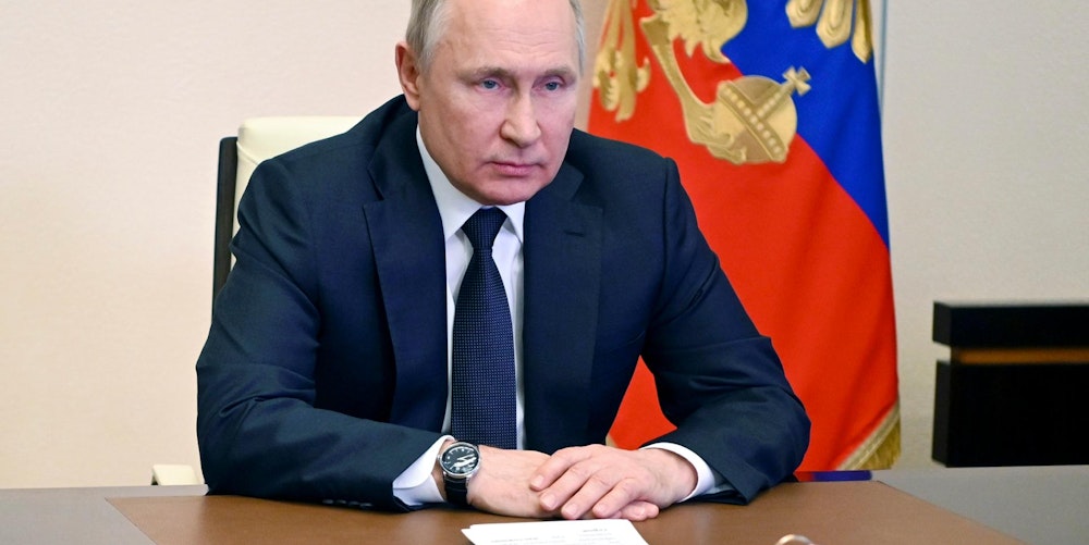 Putin am Schreibtisch in Moskau