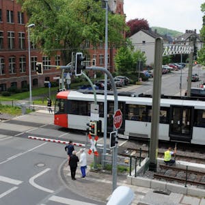 Die Stadtbahnlinie 18 fährt nun in der Hauptverkehrszeit auch die Stopps im Brühler Süden im Zehn-Minuten-Takt an.