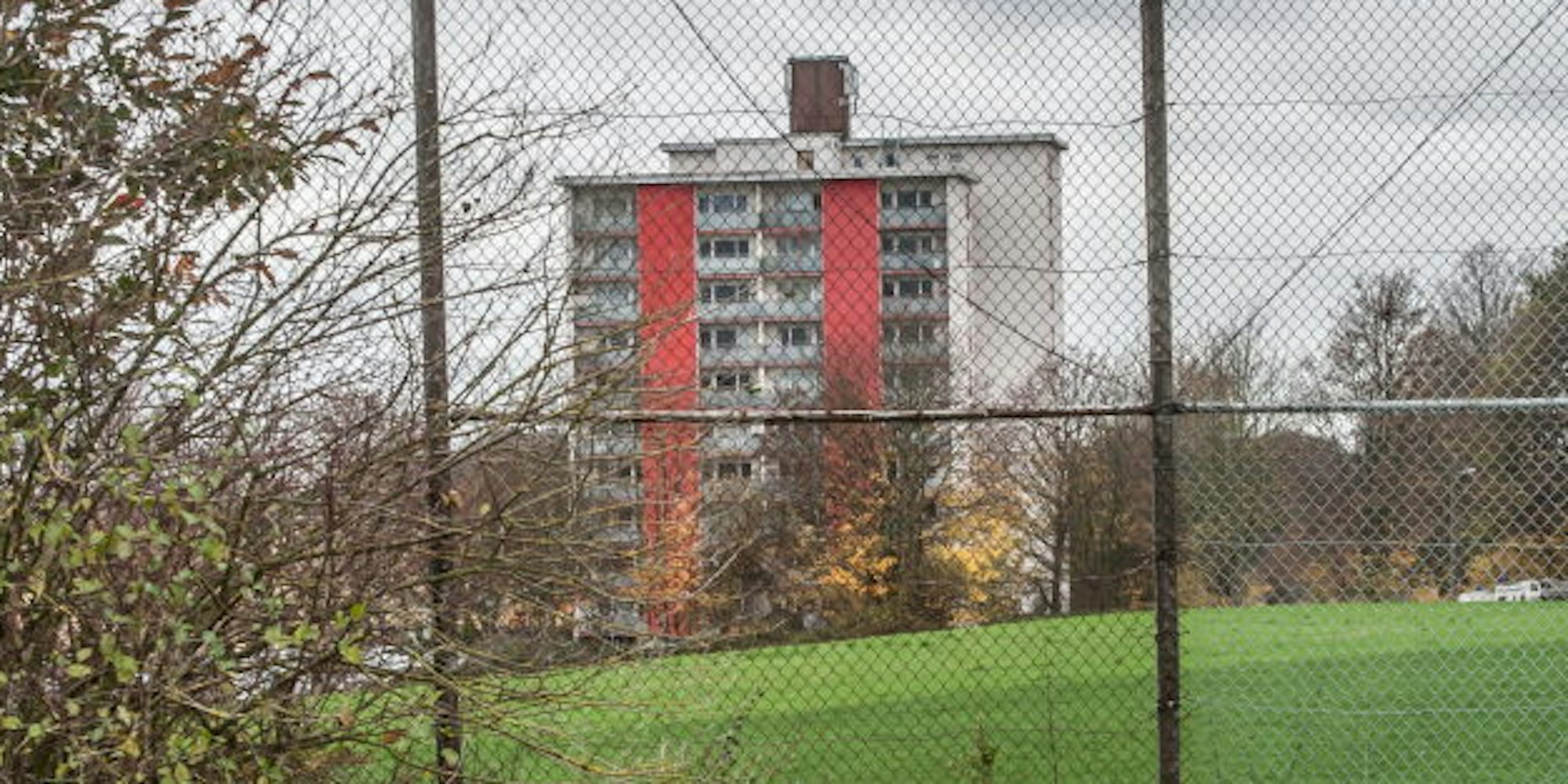 Einen Fehlalarm gab es im roten Hochhaus in Mathildenhof.