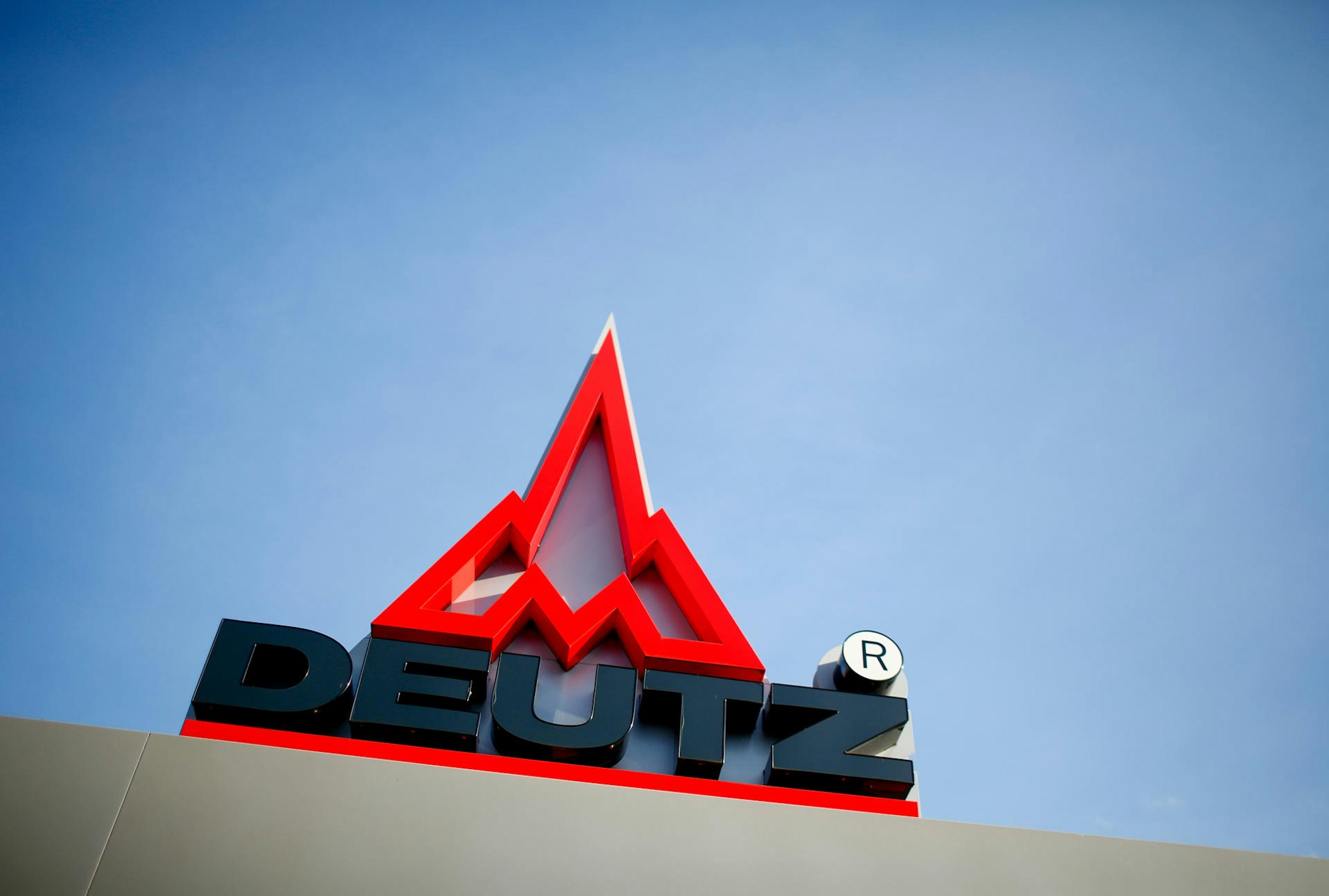 Deutz-Logo am Firmensitz in Porz